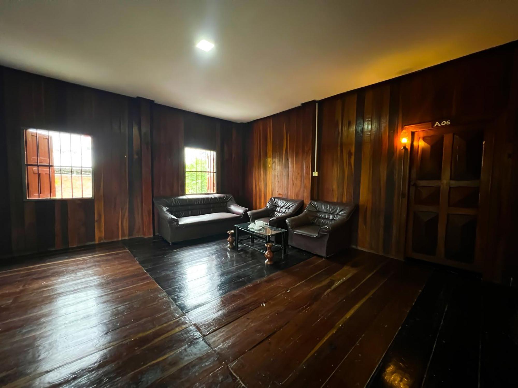 Lotus Blanc Homestay Villa Battambang Exterior photo